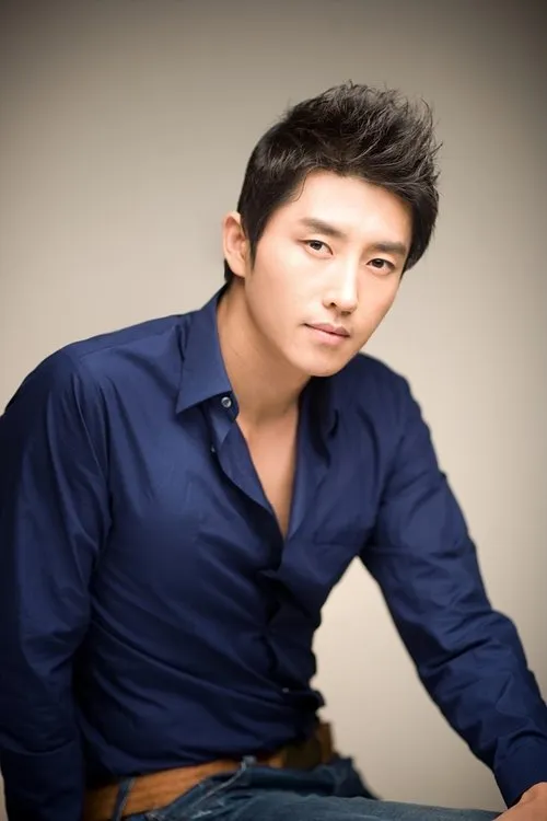 Hyun Woo-Sung — personaje: Han Myung-Woon
