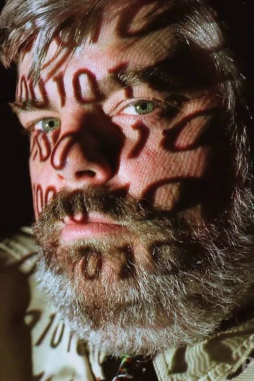 Ian Arthur Murphy interpretando a Self