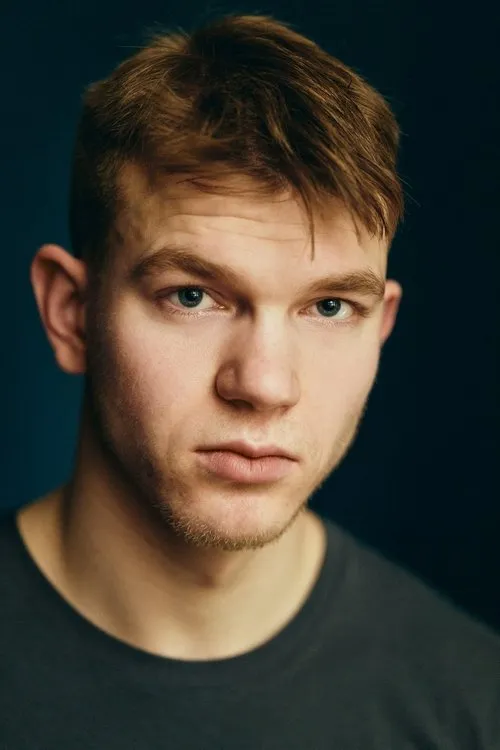 Ian Bjorn interpretando a Sailor