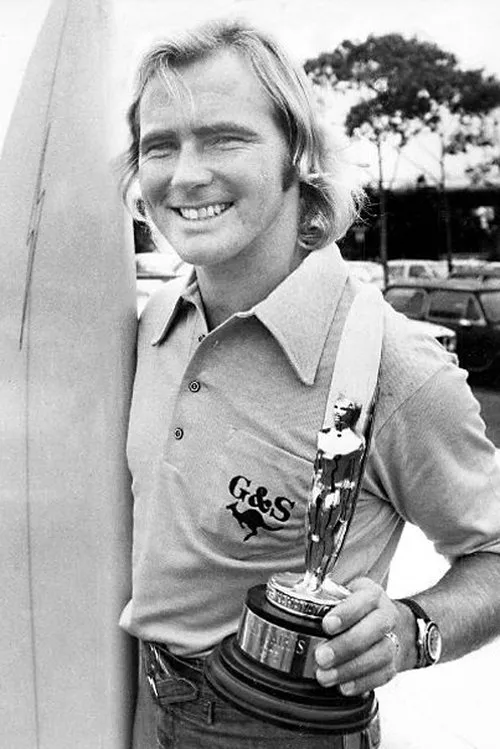 Clyde Aikau ha trabajado con Ian Cairns en 1 ocasiones