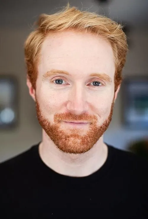 Ian Dick interpretando a Kurt Dimmeldorf