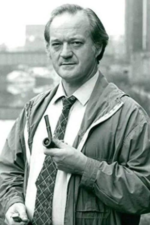 Ian Hogg interpretando a Pieter Slabbaert