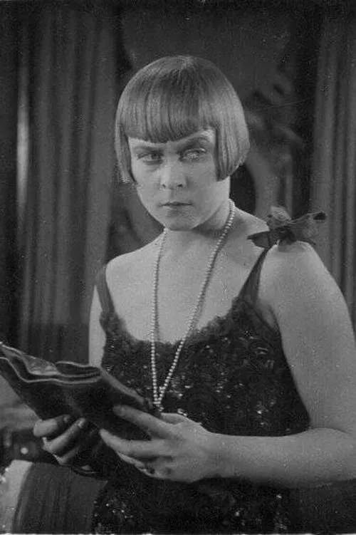 Ida Penzo interpretando a Helen Viskovska