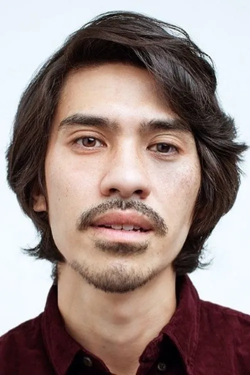 Iedil Putra interpretando a Marzuki