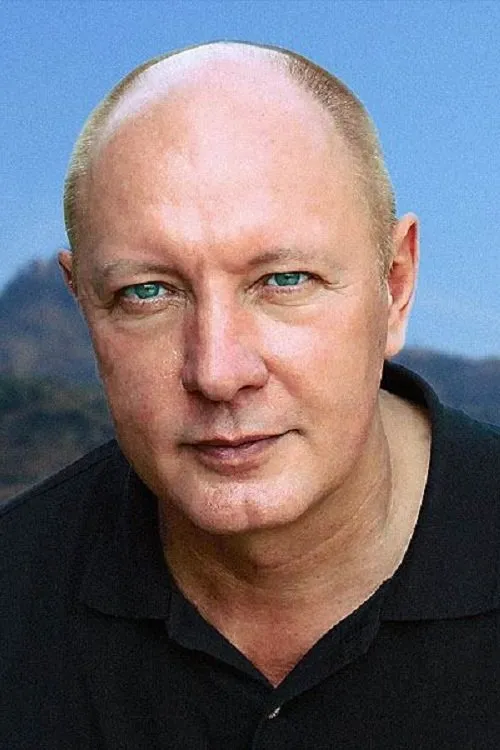 Igor Lenyov interpretando a