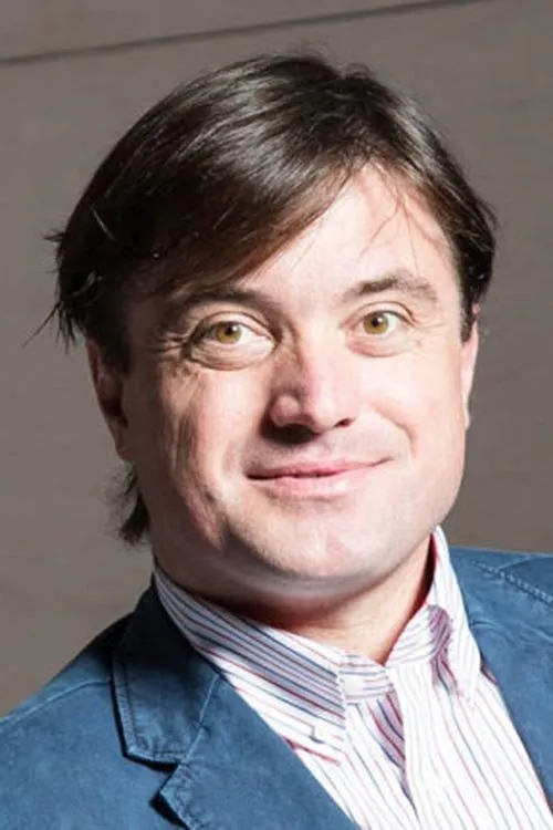 Igor Rattaj interpretando a 