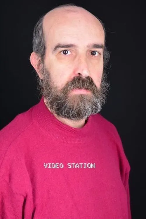 İhsan Ustaoğlu interpretando a