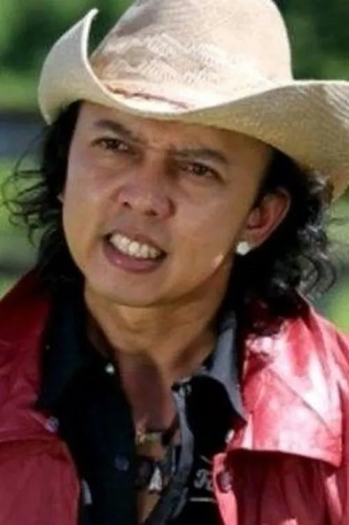 Ikang Sulung interpretando a Ijul