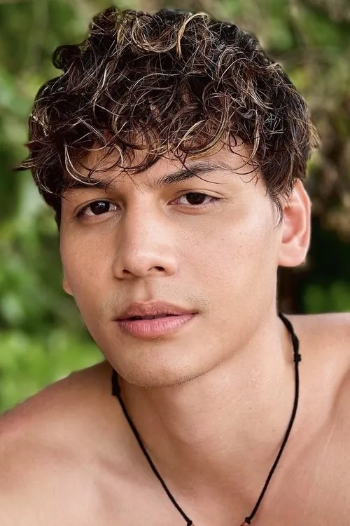 Ikmal Amry interpretando a Adli