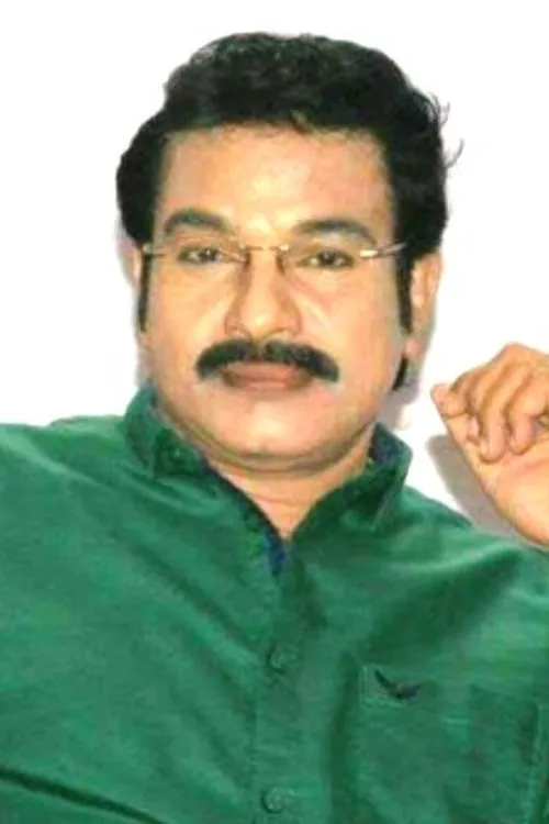 Ilavarasan interpretando a Tamilarasan