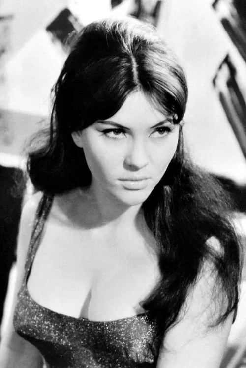 Gábor Koncz ha trabajado con Ildikó Pécsi en 6 ocasiones