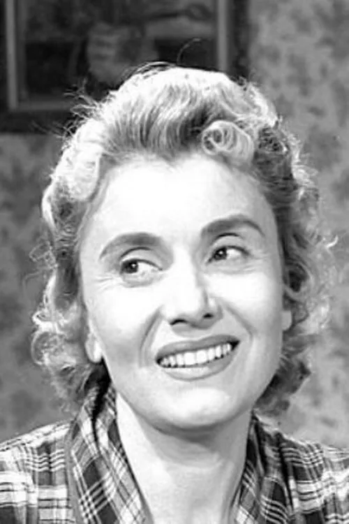 Ilia Livykou interpretando a