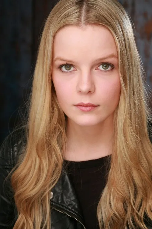 Ilva Holmes interpretando a Eva Thors