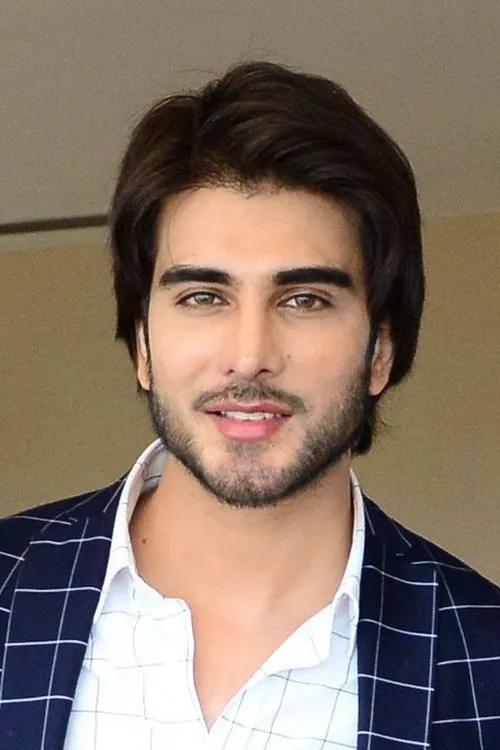 Imran Abbas interpretando a Asif