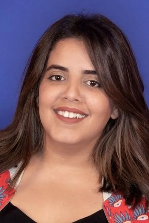 Inès Reg interpretando a Alia Samani