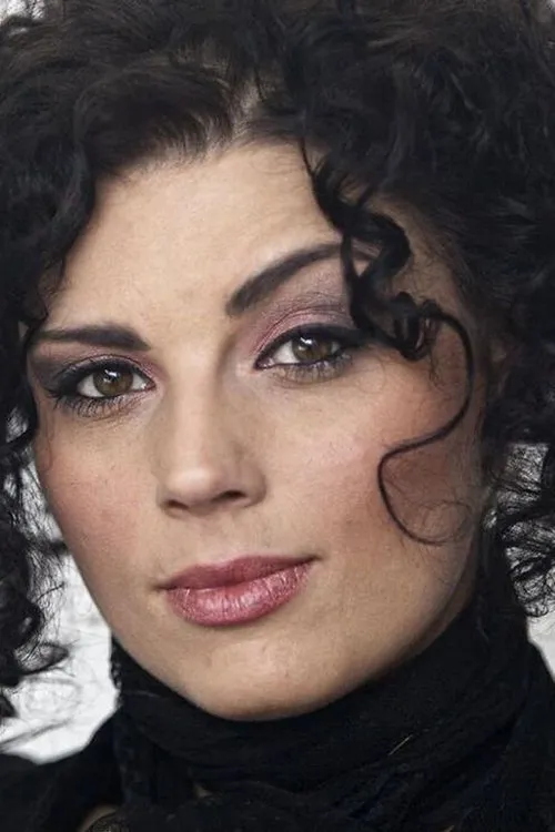 Inez Gavilanes — personaje: Sig selv