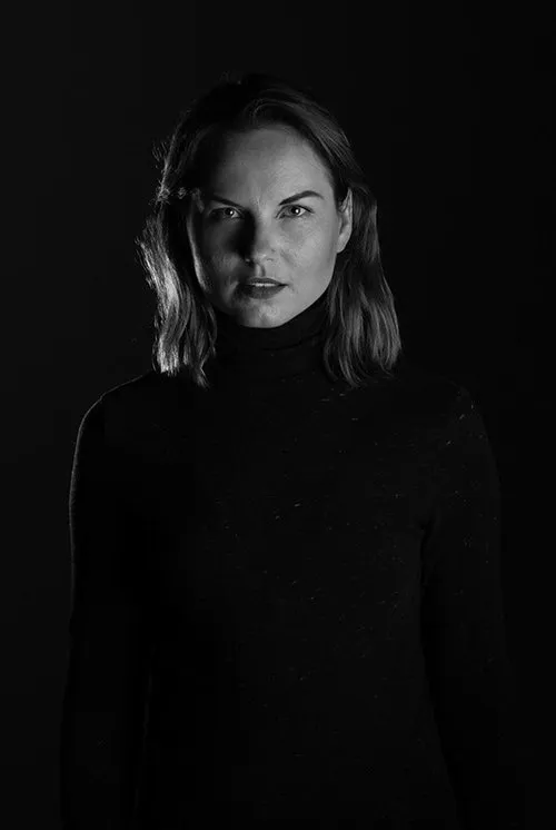 Inga Tropa interpretando a 