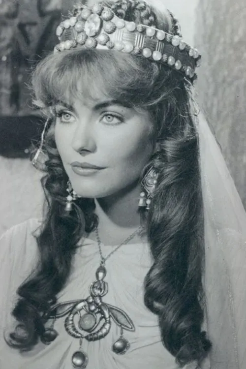 Ingrid Anderson interpretando a Cassiopea