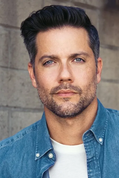 Innis Casey interpretando a JYD