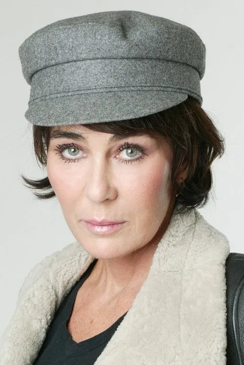 Ioana Pavelescu interpretando a Eliza Vasilescu