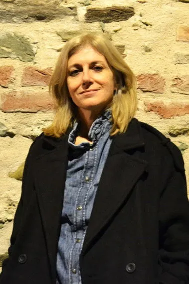 ???e??? ?e???t??? ha trabajado con Ioanna Lamni en 1 ocasiones