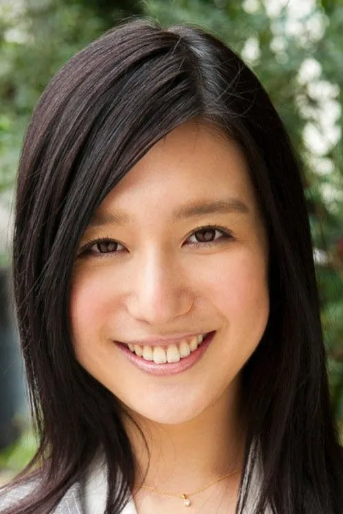 Iori Kogawa interpretando a