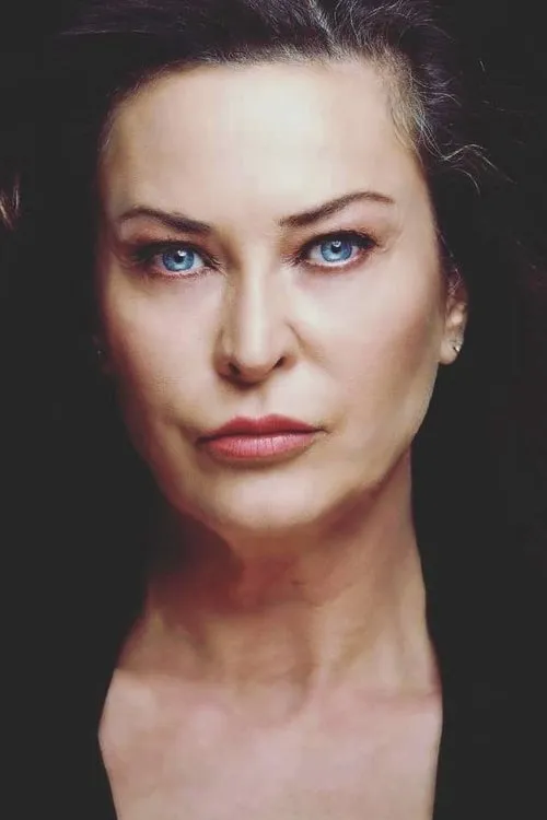 İpek Tenolcay interpretando a 