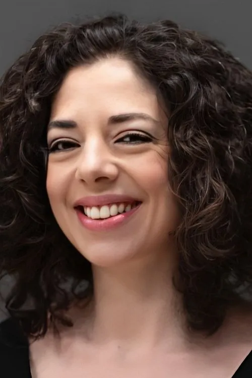 Iraz Yöntem en su biografía y filmografía