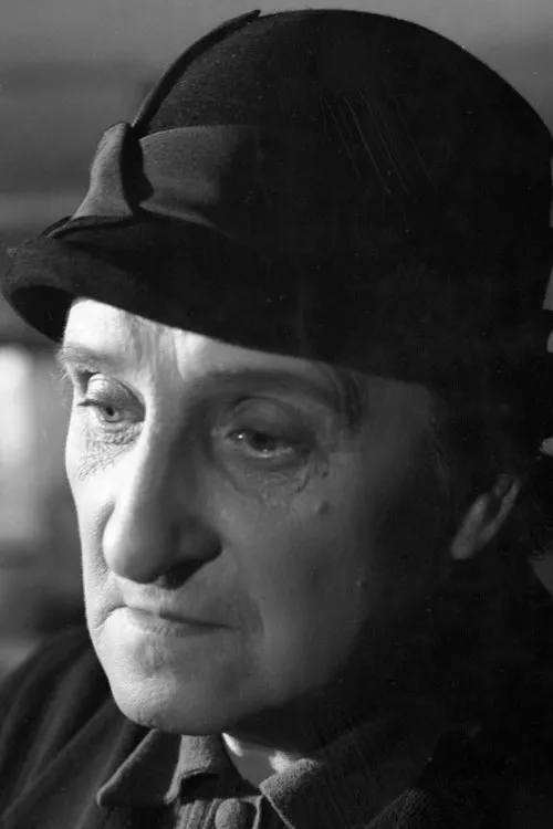 Irena Netto interpretando a Wiktor's Mother