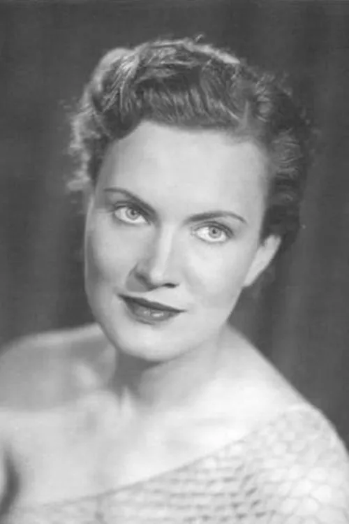 Irene Korb interpretando a Charlotte Blank Behnke