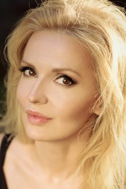 Ирина Баринова interpretando a Carmela