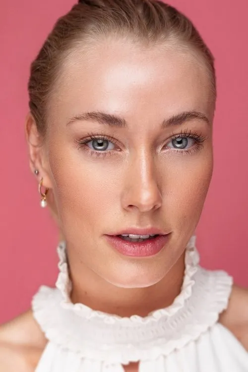 Iris Björk Johannesdottir interpretando a Female Companion