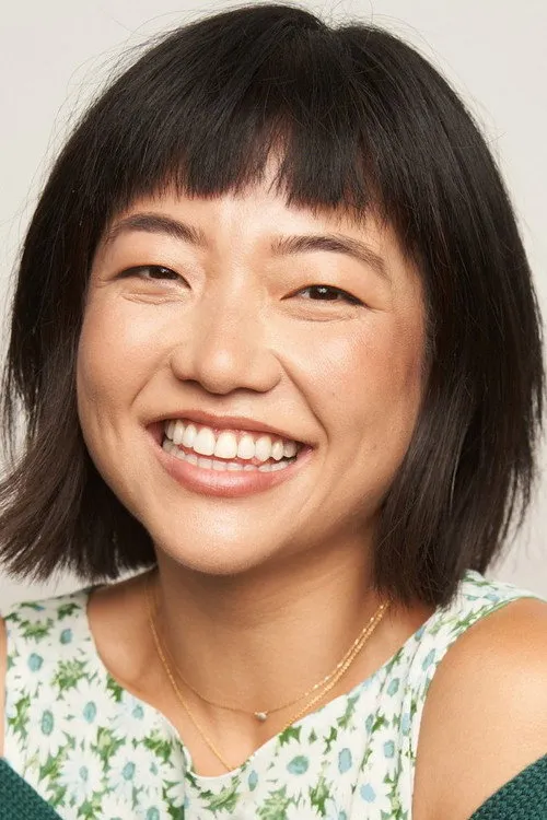 Iris Liu interpretando a Robin