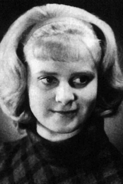 Irja Aav interpretando a Lady Bastian