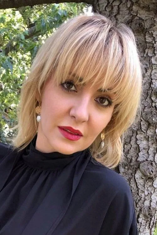 Iro Loupi interpretando a 