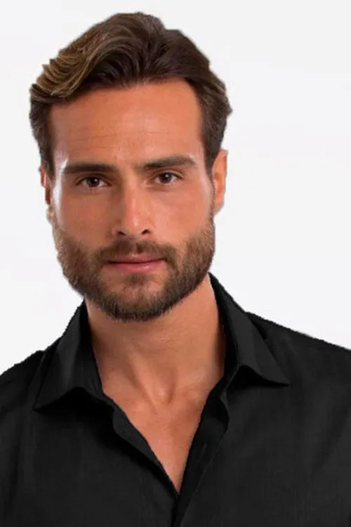 Foto de perfil del actor Isaac Alfaiate en el reparto