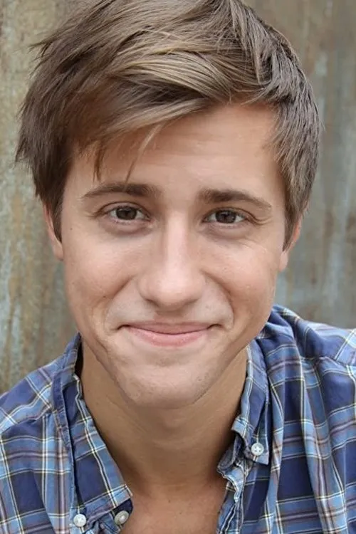 Isaac Anderson interpretando a Tinder Tucker