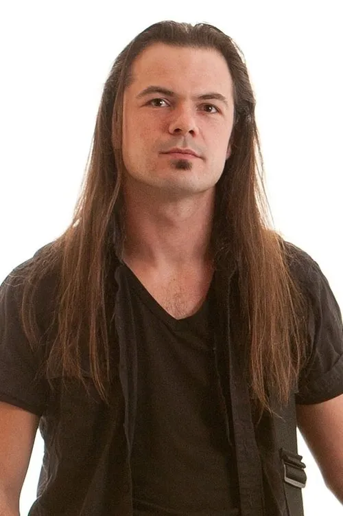 Simone Simons ha trabajado con Isaac Delahaye en 7 ocasiones