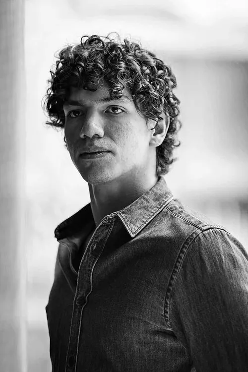 Isaac Hernández — personaje: Lázaro