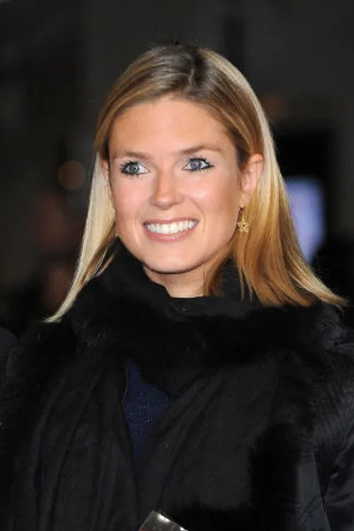 Isabella Calthorpe interpretando a Liv Scott