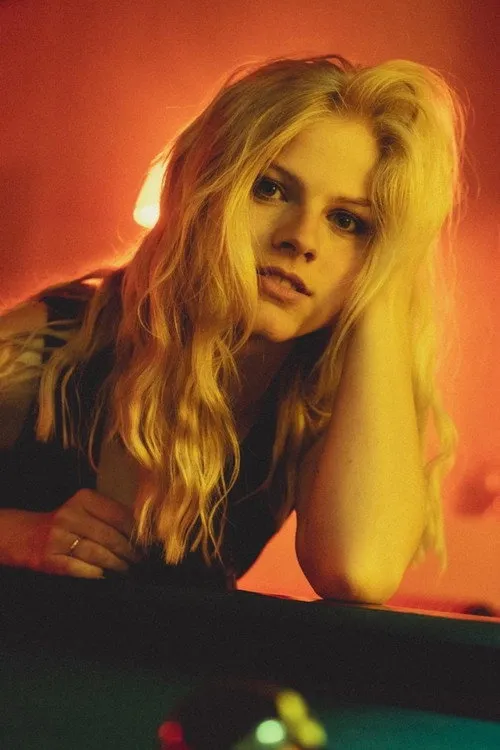 Paul Duncan ha trabajado con Isabella Stevenson-Olds en 1 ocasiones