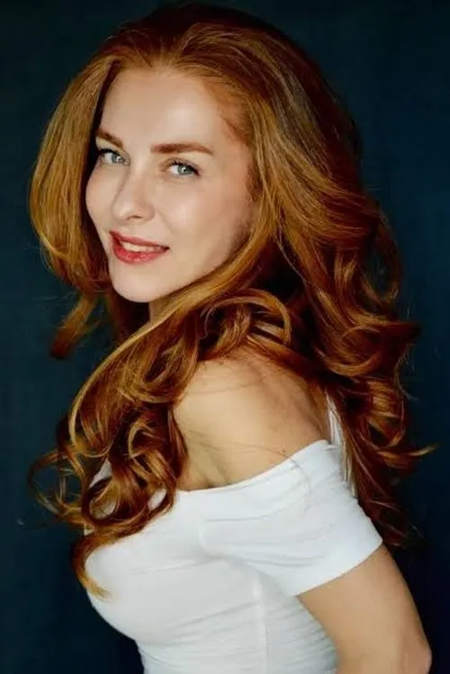 Işıl Mete interpretando a Katun