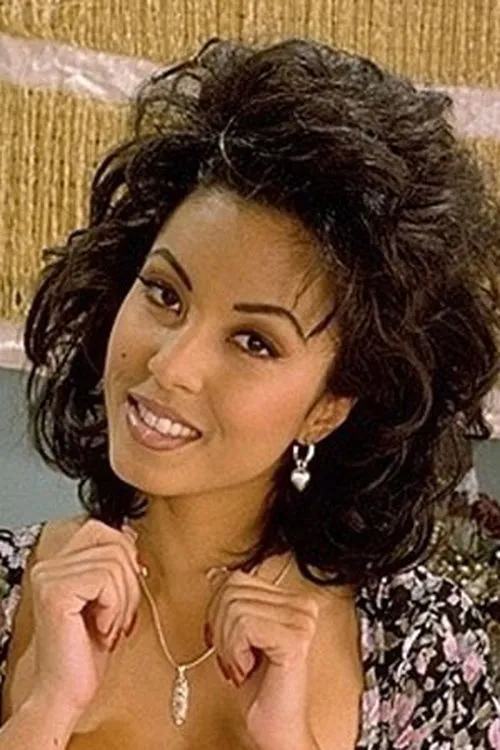 Carrie Weaver ha trabajado con Isis Nile en 1 ocasiones