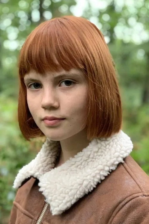 Isla Johnston en su biografía y filmografía