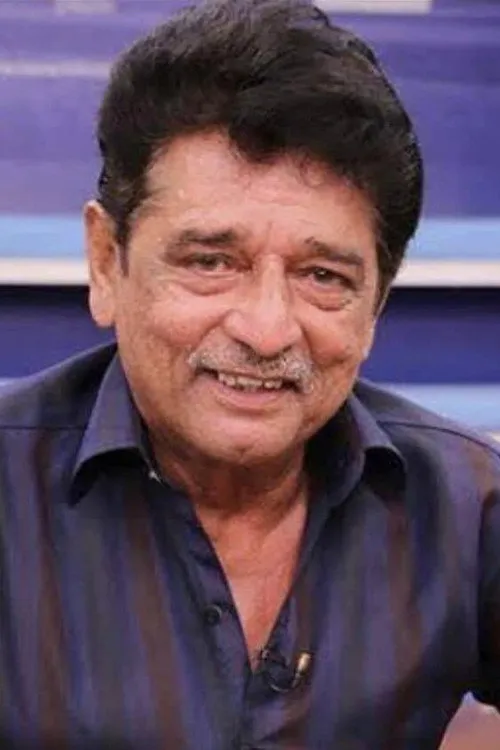 Ismail Tara interpretando a 