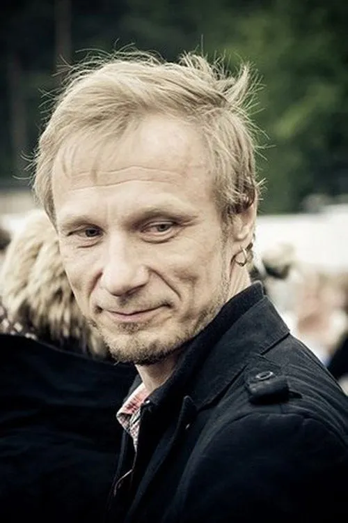 Olavi Uusivirta ha trabajado con Ismo Alanko en 2 ocasiones