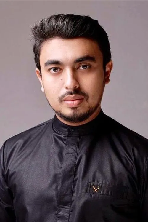 Issey Fazlisham interpretando a 