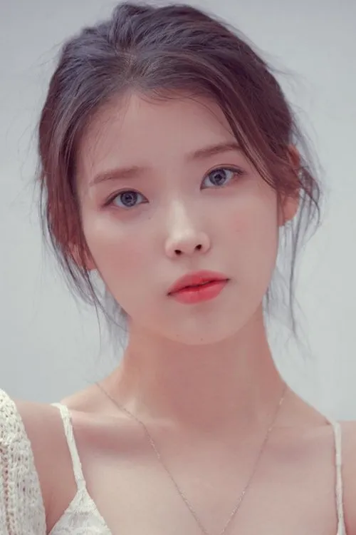 IU — personaje: Go Hajin / Lady Hae Soo
