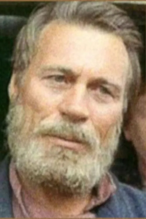 Иван Агафонов interpretando a Ivan Filippovich, mekhanik vodonapornoy bashni