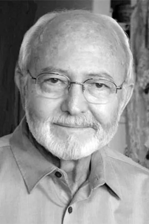 Ivan Crosland interpretando a Mr. Graff, the store manager